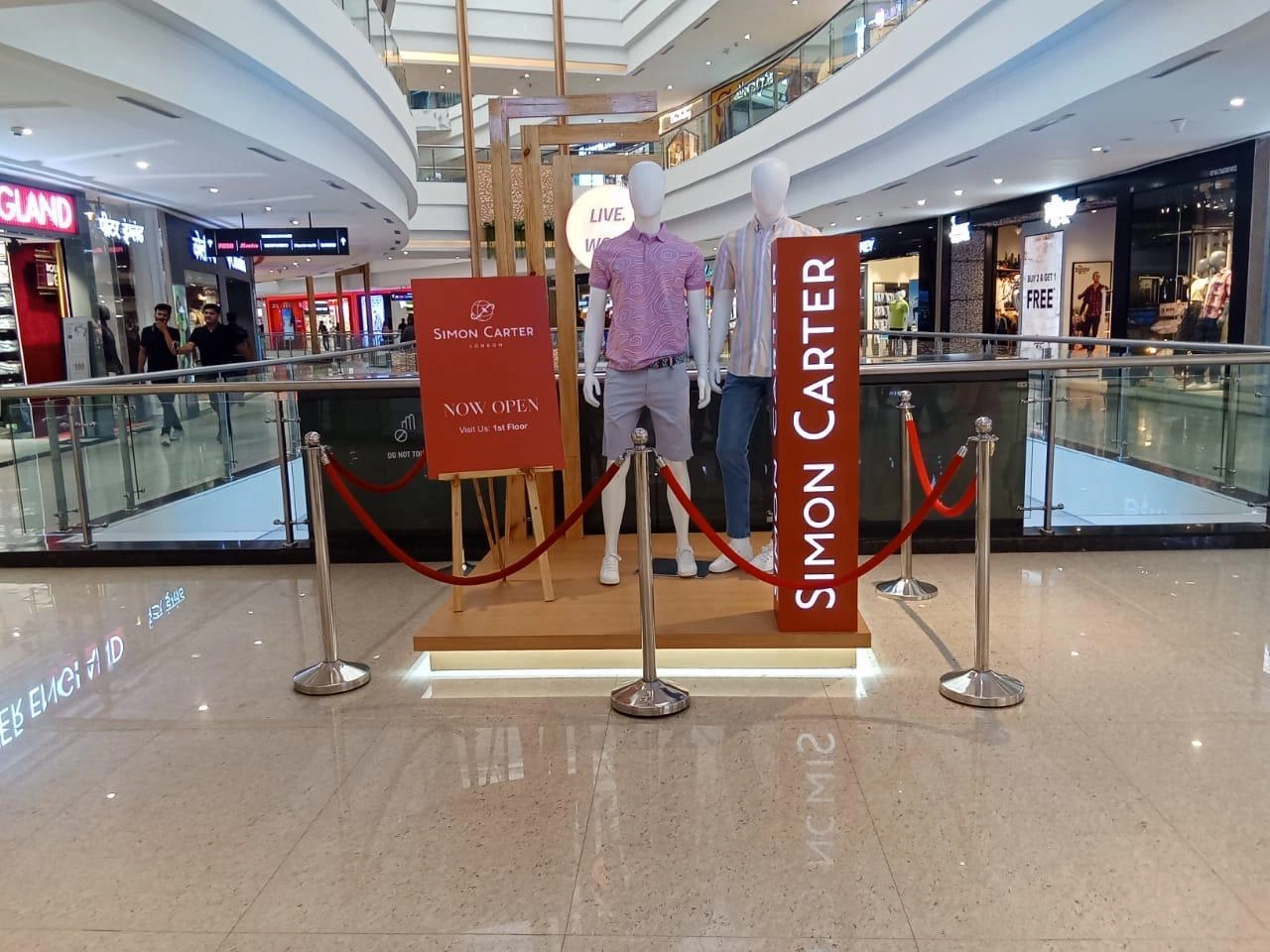 instore-clusters-atrium-2